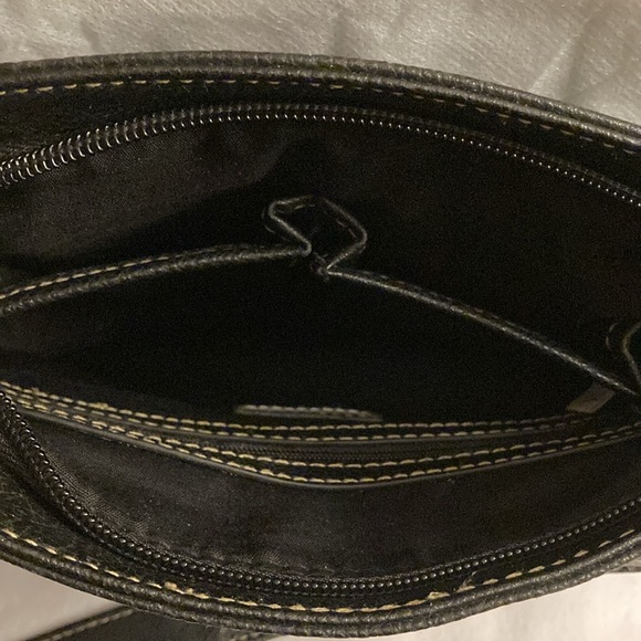ROSETTI Black Crossbody Bag with Adjustable Attached Strap & Zippered Pockets - Picture 11 of 15